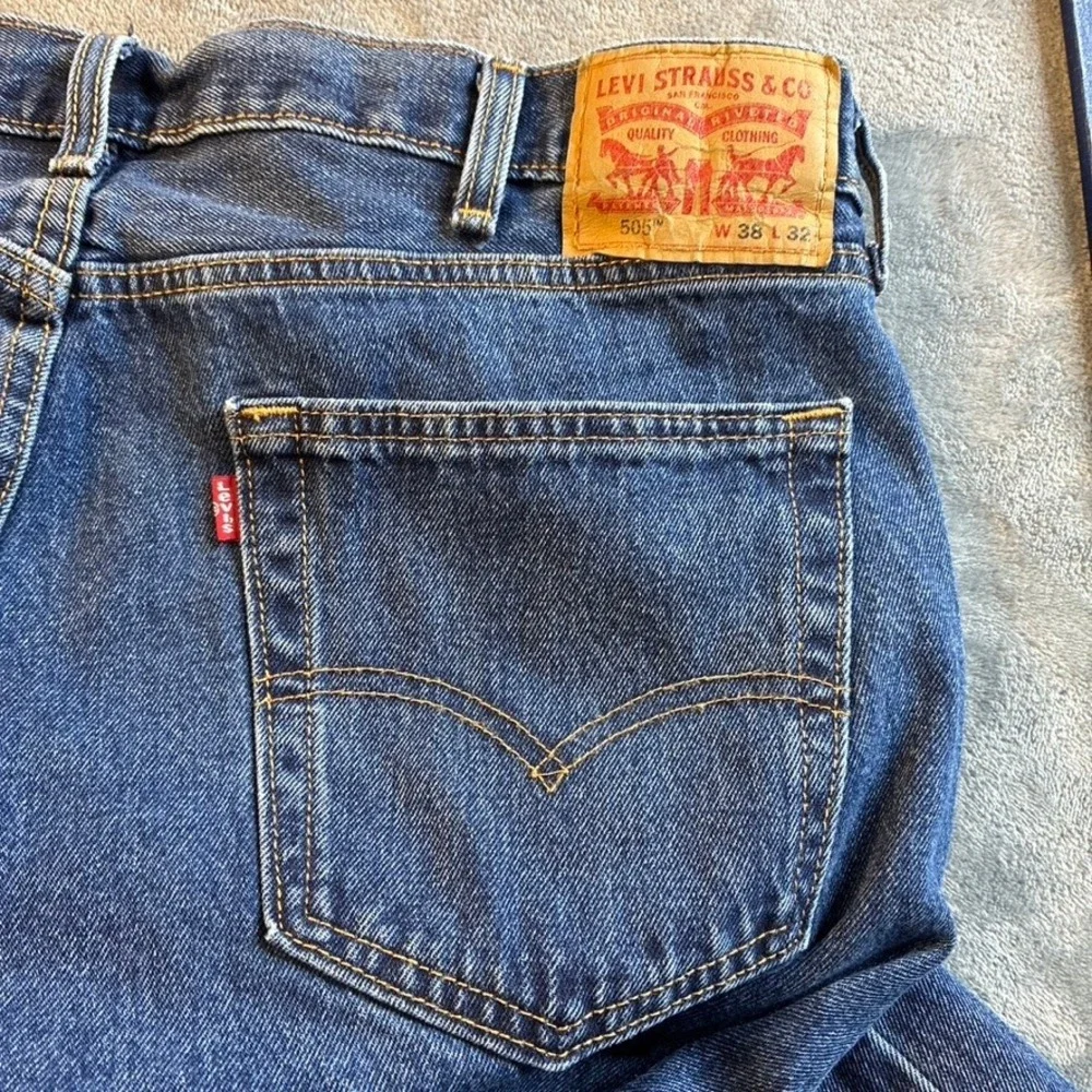 Levis 505 Regular Fit Straight Leg Men's Jeans Blue Medium Wash‎ 38x32 Rugged